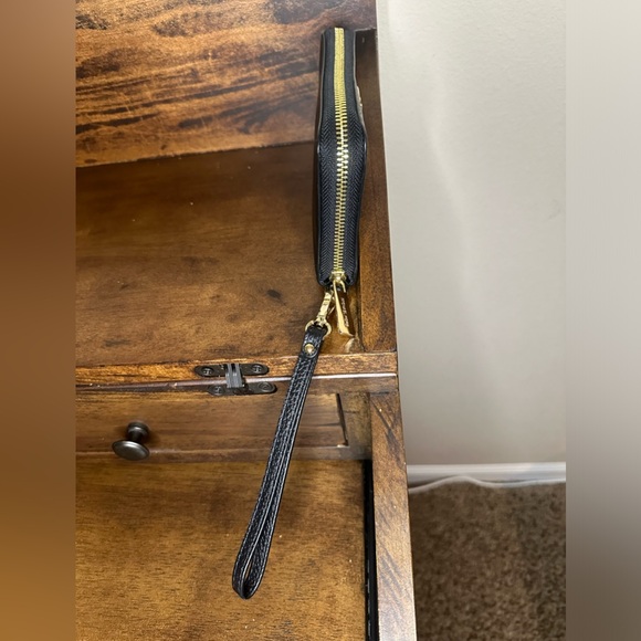 Michael Kors Fulton Leather Black Wallet Wristlet - Picture 6 of 9